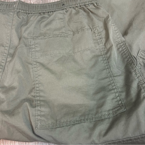 Tahari Green Cargo Parachute Pants - Picture 9 of 11